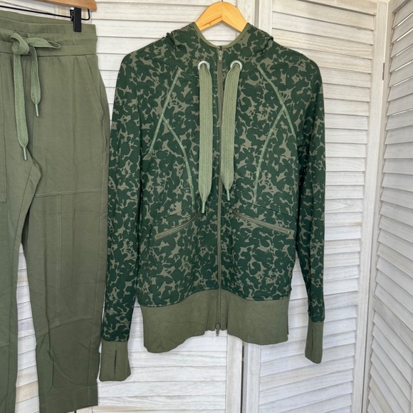 Cabi Womens Lounge Set Olive Green Hoodie and Jogger Pants 2 Piece Size XS & M - Picture 3 of 16